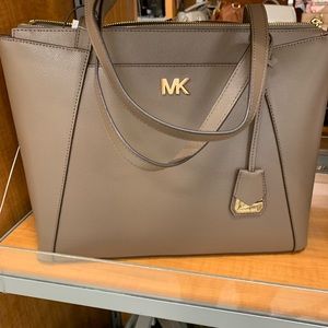 BRAND NEW - Michael Kors Shoulder Purse
